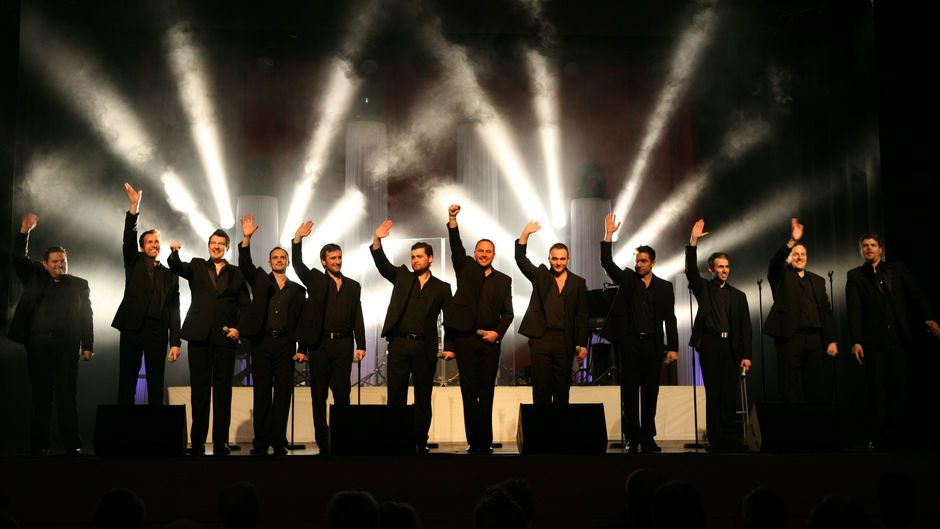 The 12 Tenors - Michael Jackson Medley